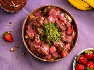 Çilekli Çikolatalı Bowl Waffle görseli
