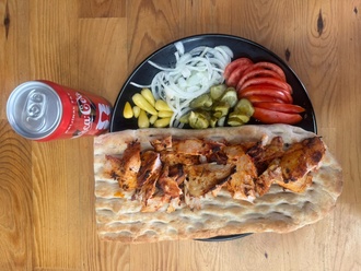 Adana Ekmeği İle Tavuk Döner (200Gr) + Coca Cola 330 Ml görseli