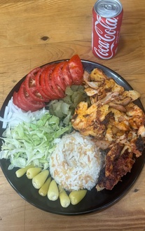 Pilav Üstü Tavuk Döner 180 Gr + Coca Cola 330 Ml görseli