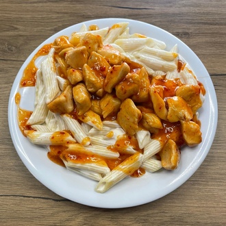Penne Makarna Sweet Chili Soslu Tavuk görseli