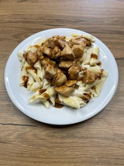 Penne Makarna Barbekü Soslu Tavuk görseli