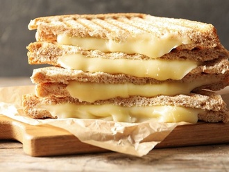 Kaşarlı Tost görseli