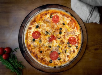Ton Balıklı Pizza görseli