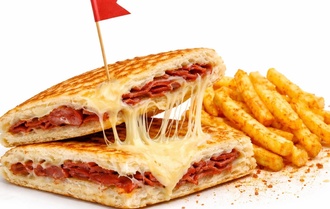 Pastırmalı & Eski Kars Kaşarlı Bazlama Tost & Patates Kızartması görseli