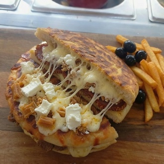 Beş Peynirli Bazlama Tost & Patates Kızartması görseli