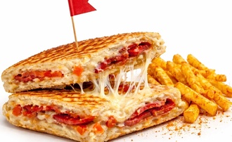Dana Sucuk & Eski Kaşarlı Bazlama Tost & Patates Kızartması görseli