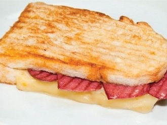 Sucuklu Tost görseli