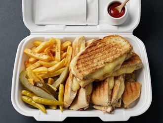 Kaşar Sucuklu Tost görseli