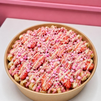 Pink Kova Waffle + Coca Cola ( 330 Ml.) görseli