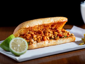 Somun Ekmek Arası Tavuk Tantuni görseli