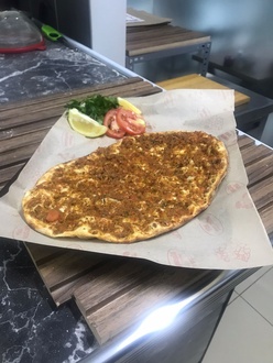 Lahmacun görseli