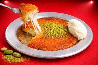 Fıstıklı Peynirli Künefe görseli