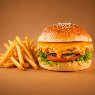 Crispy Chicken Cheeseburger görseli