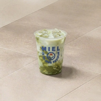 Ice Coconut Matcha Latte (14 Oz) görseli