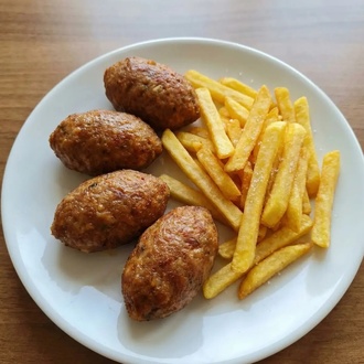 Kadınbudu Köfte + Patates Kızartması görseli