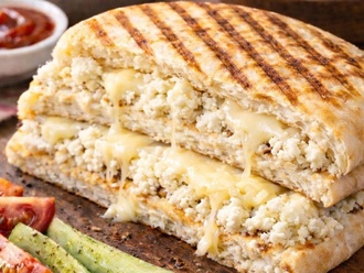 Üç Peynirli Bazlama Tost görseli