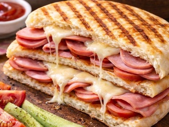 Hindi Fümeli Kaşarlı Bazlama Tost görseli