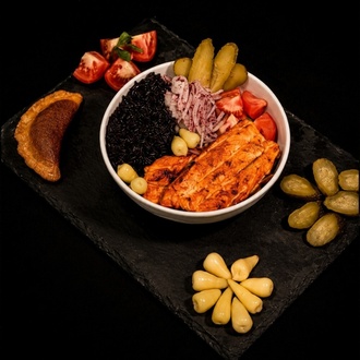 Tavuk Bowl & Siyah Pirinç Pilavı görseli