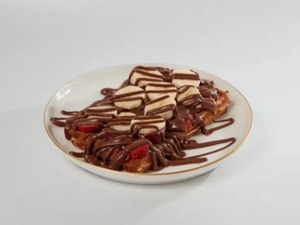 Sütlü Çikolatalı Çilekli & Muzlu Waffle görseli