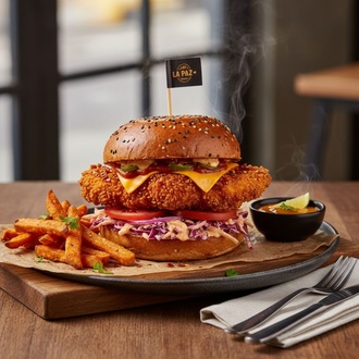 La Paz Acılı Cajun Paneli Çıtır Tavuk Cheeseburger görseli