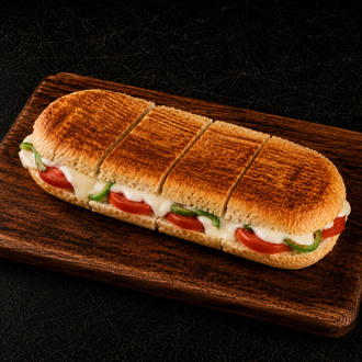 Yarım Ekmek Kaşarlı Domatesli Tost görseli