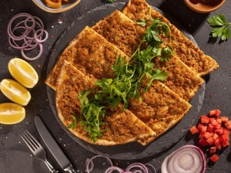 Lahmacun görseli