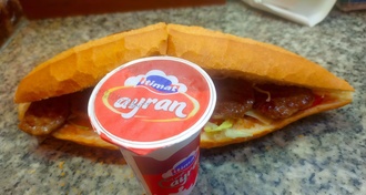 Tam Ekmek Arası Izgara Köfte & Ayran Menü görseli