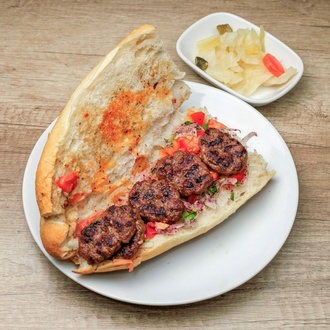 Yarım Ekmek Arası Köfte görseli