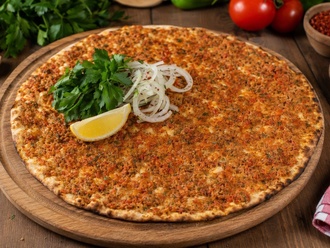Lahmacun görseli