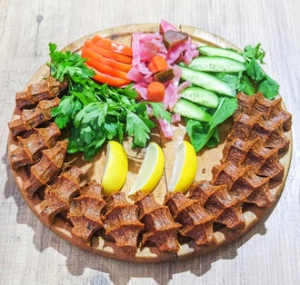 Çiğ Köfte (1 Kg.) & 1 Litre İçecek Menü görseli