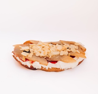Karamelize Armut & Stracciatella Tartine görseli