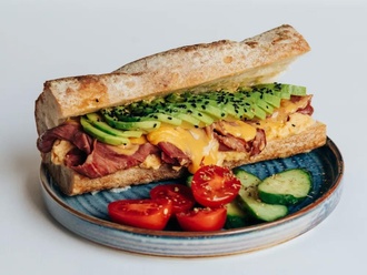 Egg & Roast Beef Sandviç görseli