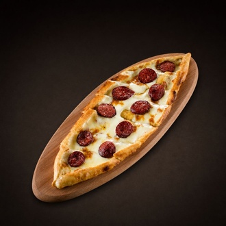 Kaşarlı Sucuklu Yumurtalı Pide görseli