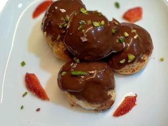 Çi̇lekli̇ Profi̇terol (250 Gr.) görseli