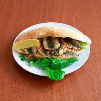 Sandviç Ekmek Arası Hamsi görseli