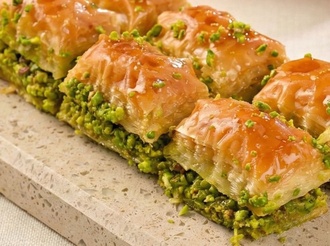 Klasik Fıstıklı Baklava görseli