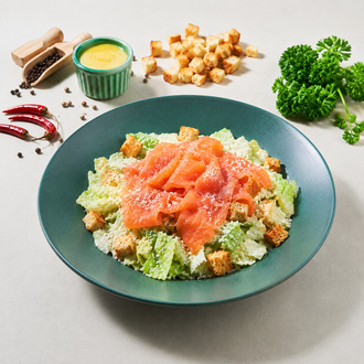Somon Füme Sezar Soslu Salata görseli