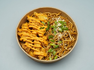 Peri Peri Soslu Tavuklu Noodle görseli