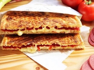 Yarım Yumurtalı Sucuklu görseli