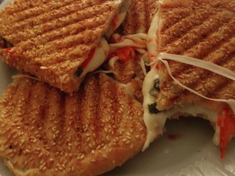 Cheddarlı Karışık Tost görseli