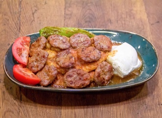 Celal Usta Vejetaryen Pide görseli