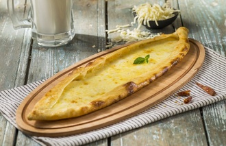 Celal Usta Kaşarlı Pide görseli