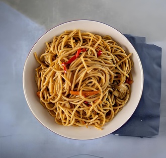 Sebzeli Noodle görseli