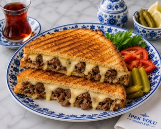Kavurmalı Tost görseli