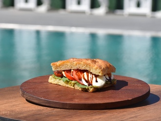 Caprese Sandviç görseli