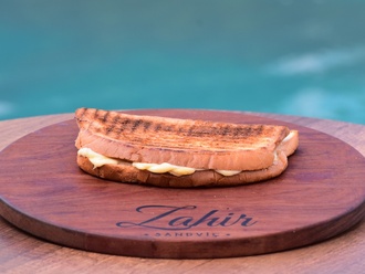 Kavurmalı Kaşarlı Tost görseli