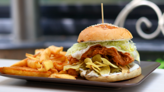 Garlic Crunch Chicken Burger Menü görseli