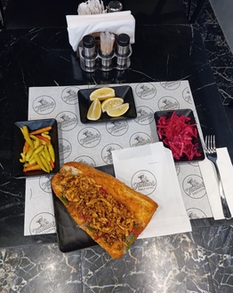 3/4 Ekmek Arası Tavuk Tantuni görseli