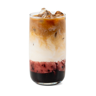 Iced Cherry Brownie Latte görseli