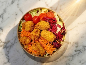 Çıtır Tavuklu Salata görseli
